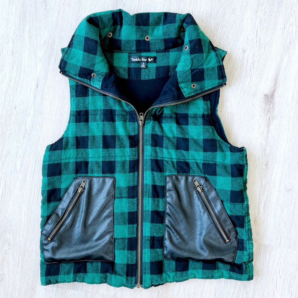 ✨Double Zero Buffalo Plaid Vest With Detachable Hood
